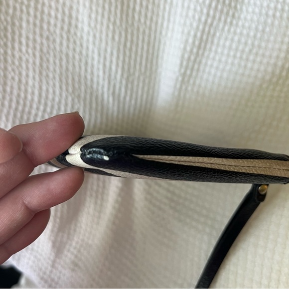 Kate Spade wristlet Black and White Stripes - Picture 5 of 6